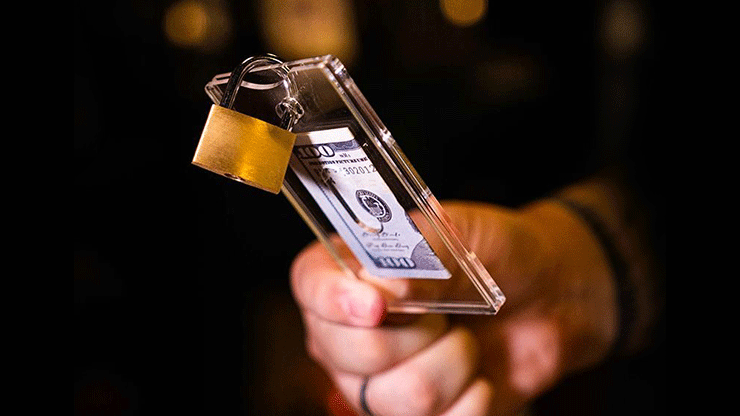 The Lucky Key (Close Up) by Vincenzo Di Fatta
